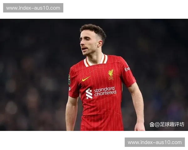 利物浦三前锋换位频繁,萨拉赫迪亚斯若塔交叉跑动