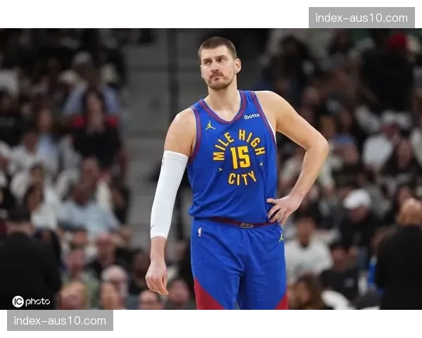 掘金卡约底角三分接约基奇助攻，空间型四号位价值体现